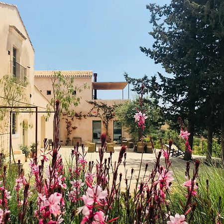 Hotel Battimandorlo à Noto Extérieur photo