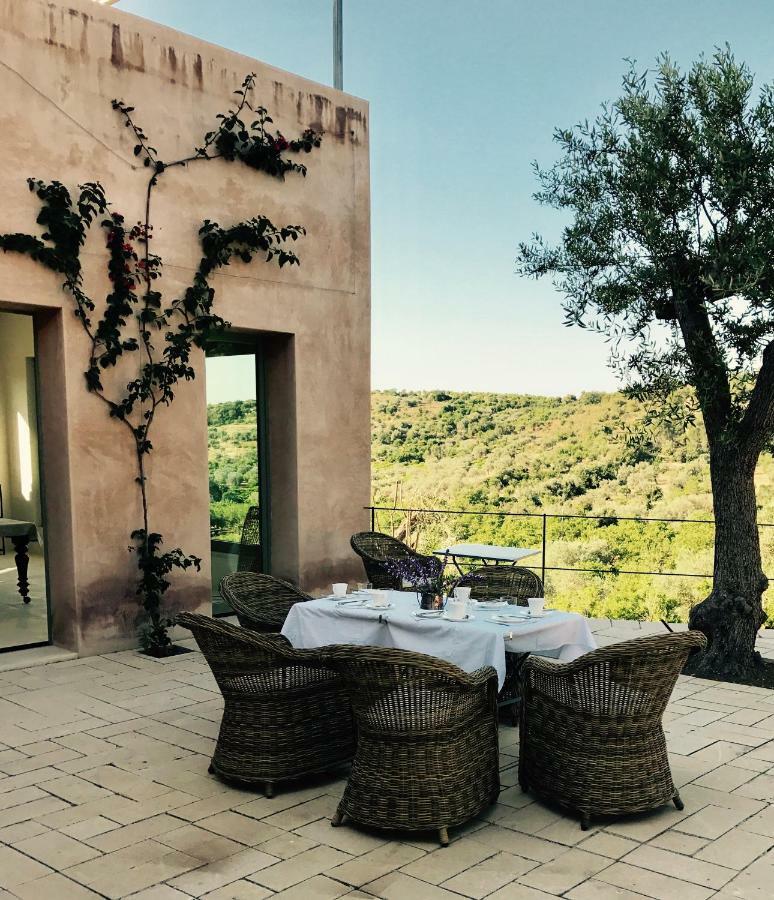 Hotel Battimandorlo à Noto Extérieur photo